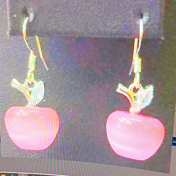 Pendant Necklace 17" With Manxiuni Earrings Apple  NWOT - Picture 4 of 4